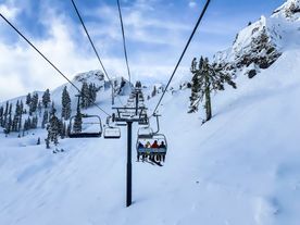 Gondel in einem Skigebiet