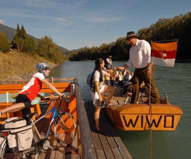 Flössertreffen auf der Drau im Drautal