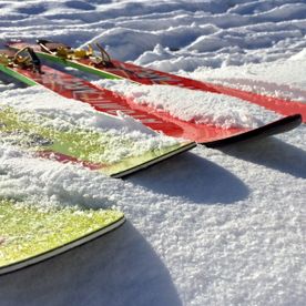 Schispitzen im Schnee